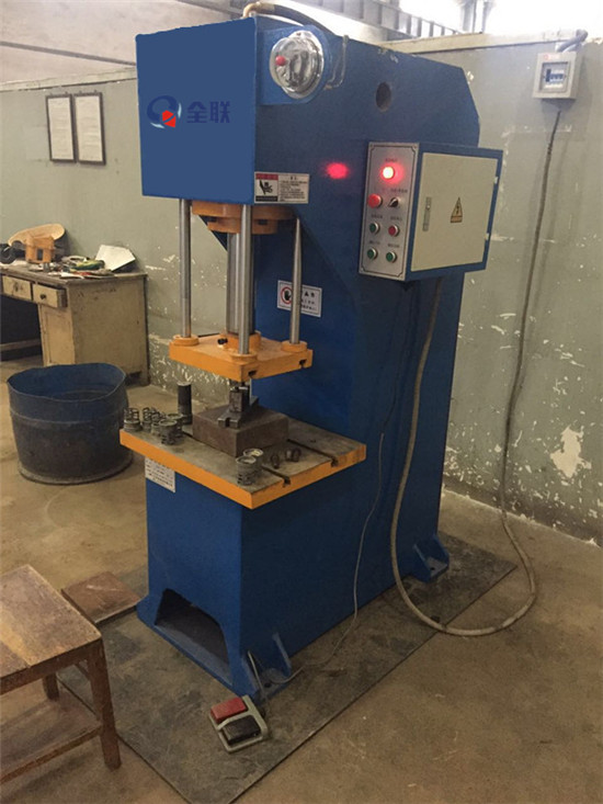 單柱（zhù）液壓機（jī）